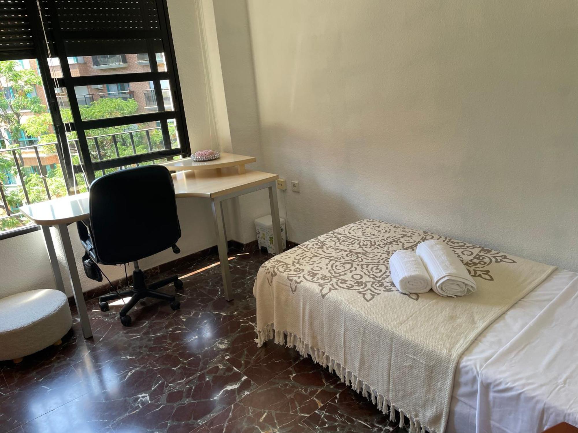 Habitacion Cerca Del Centro De Valenciaアパートメント エクステリア 写真