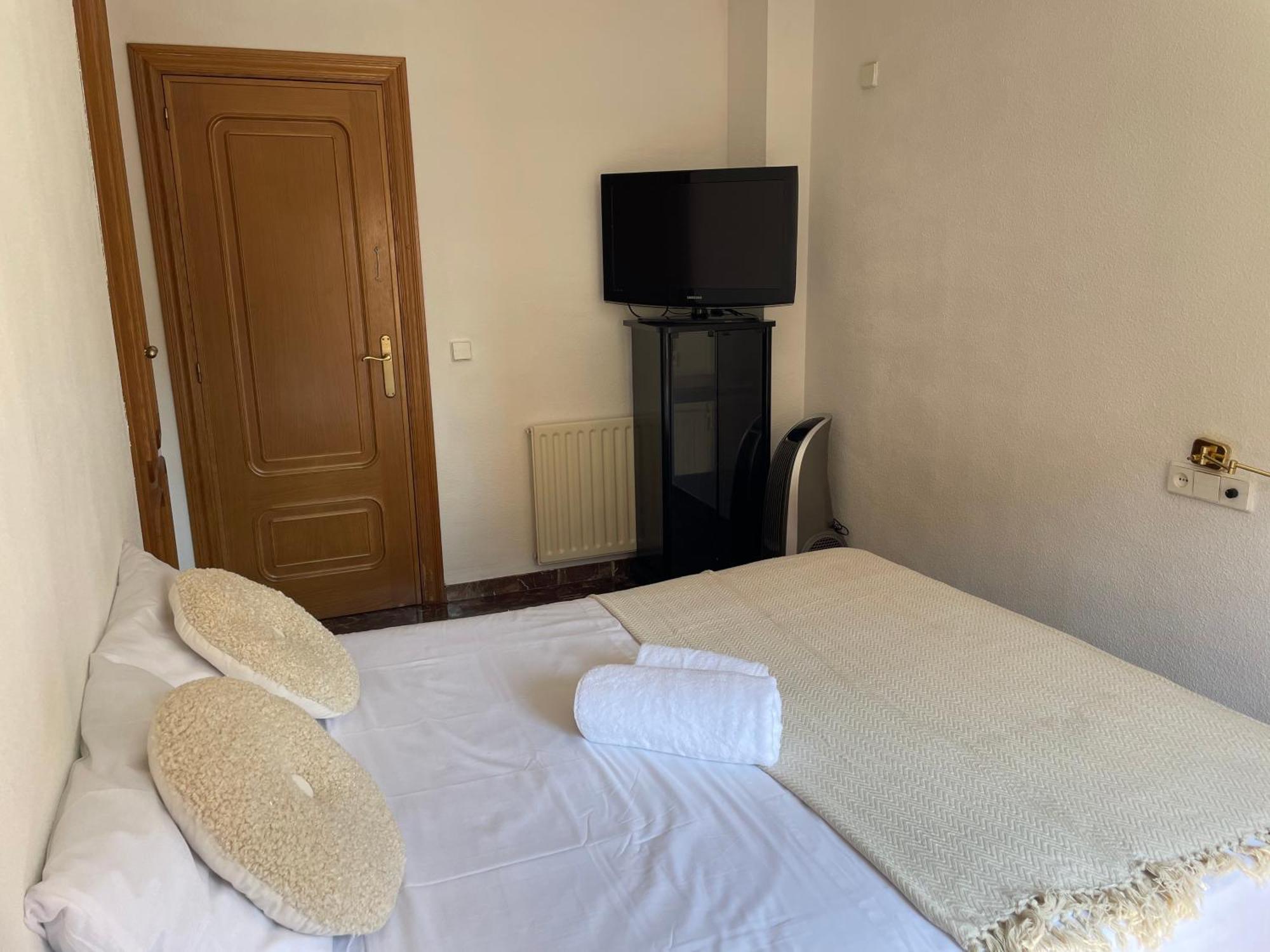 Habitacion Cerca Del Centro De Valenciaアパートメント エクステリア 写真